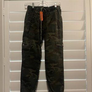 NWOT SUNDRY camo ankle jeans